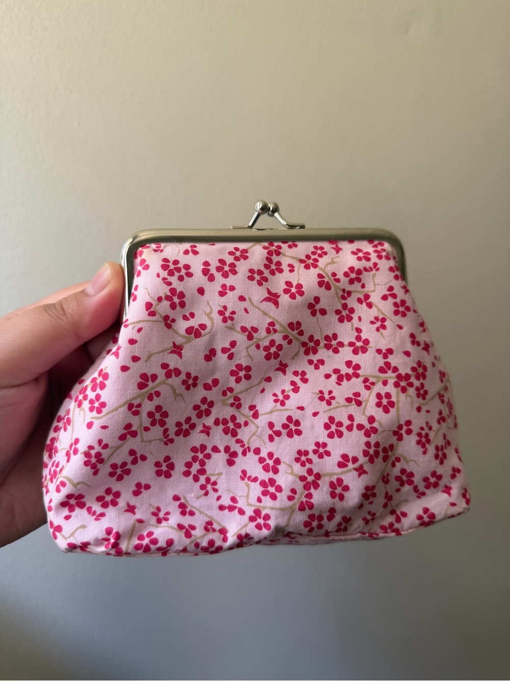 l'occitane Pink Floral Kiss-Lock Cosmetic Bag Organizer